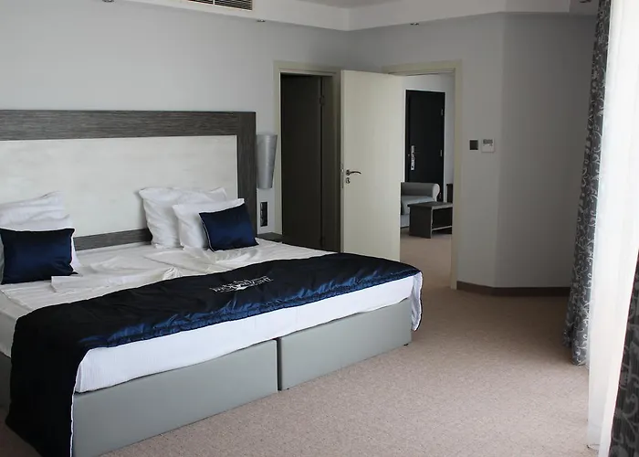 Moonlight מלון 5*