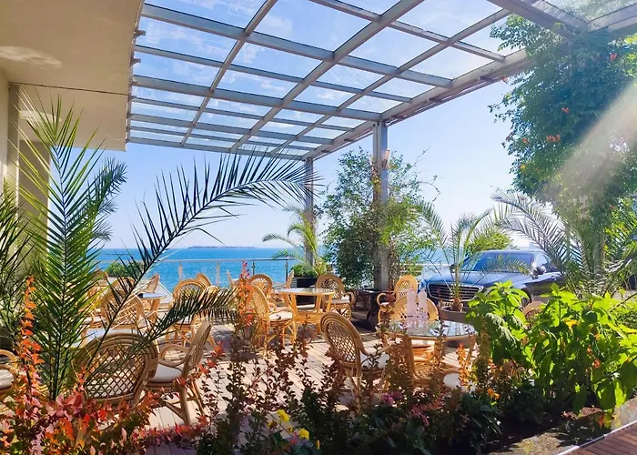 Moonlight מלון 5*