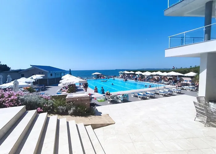 מלון Moonlight 5*