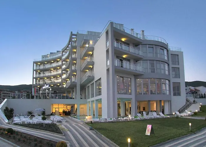 מלון Moonlight 5*