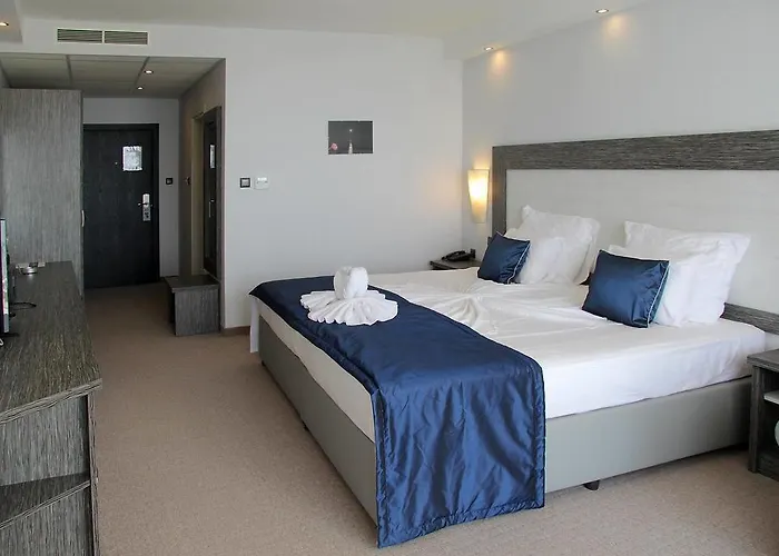 Moonlight מלון סבטי ולאס