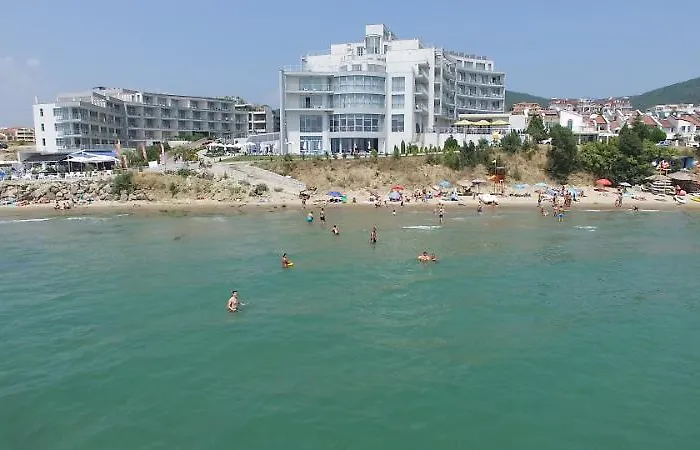 מלון Moonlight 5*