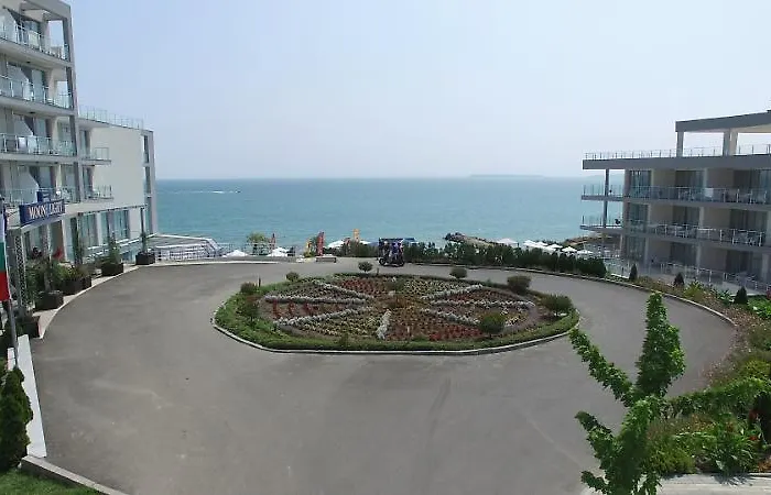 מלון Moonlight 5*