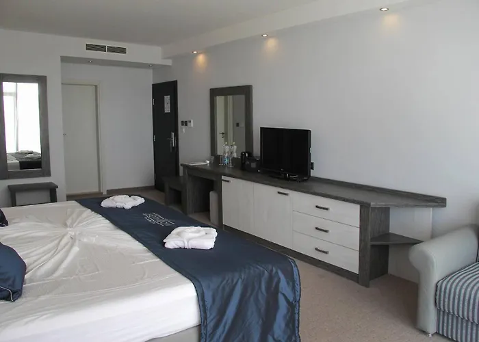 מלון Moonlight 5*